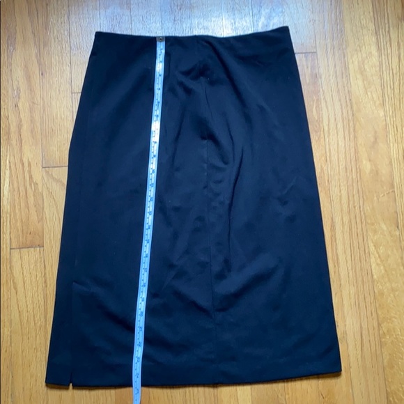 Uniqlo black skirt - Picture 3 of 5